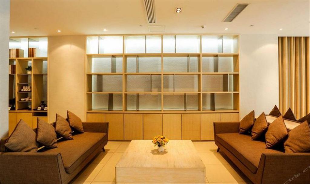 JI Hotel Xianggang Middle Road Qingdao Eksteriør bilde