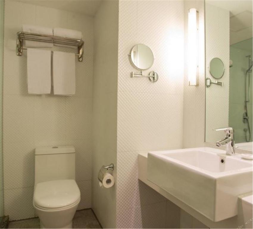 JI Hotel Xianggang Middle Road Qingdao Eksteriør bilde