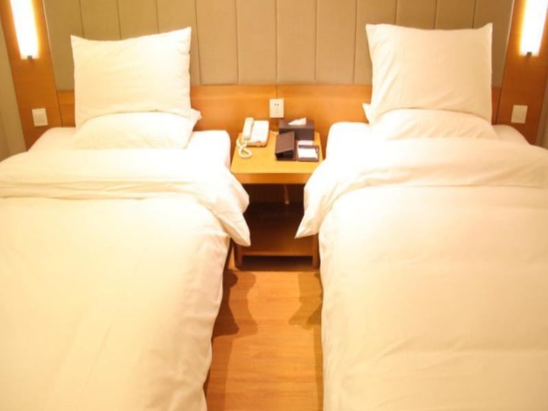 JI Hotel Xianggang Middle Road Qingdao Eksteriør bilde